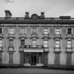 アイルランドにある幽霊が彷徨う呪われた邸宅ロフタス・ホールについて